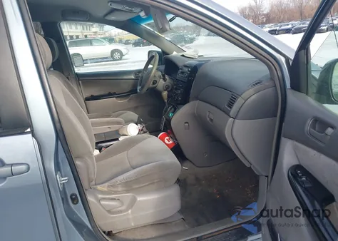 2004 Toyota Sienna Le from USA, damaged, VIN 5TDZA23C24S003538